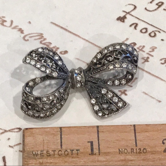 Vintage Marcasite and Crystal Bow Pin - Picture 2 of 3